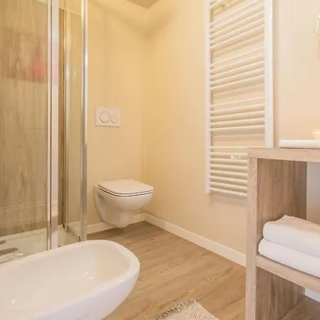 Romantic Escape Centre - Jacuzzi Parking Appartamento *