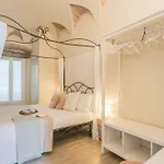 Romantic Escape Centre - Jacuzzi Parking Apartment Como