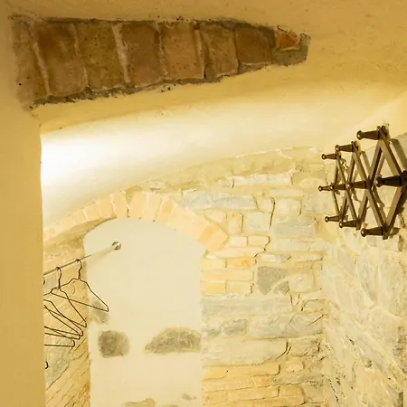 Romantic Escape Centre With Jacuzzi & Parking By Rent Como
