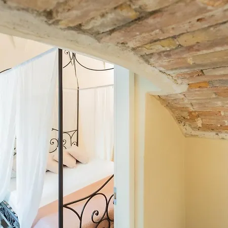 Romantic Escape Centre With Jacuzzi & Parking By Rent Apartment Como