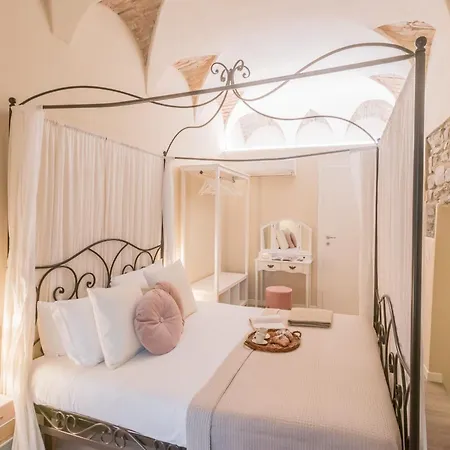Romantic Escape Centre - Jacuzzi Parking Apartament *