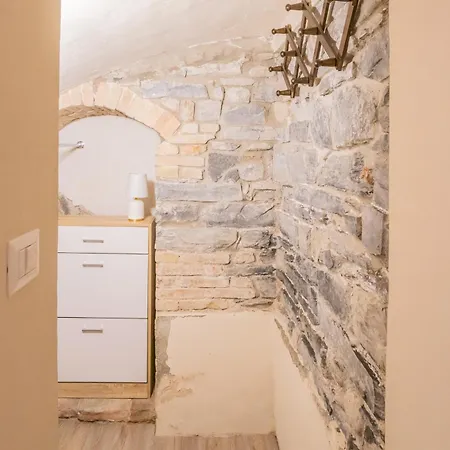Apartman Romantic Escape Centre - Jacuzzi Parking