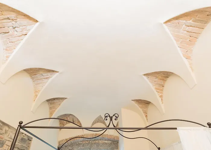 Romantic Escape City Centre - Jacuzzi Parking Apartment *