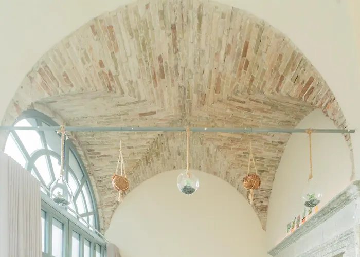 Romantic Escape City Centre - Jacuzzi Parking Apartment Como