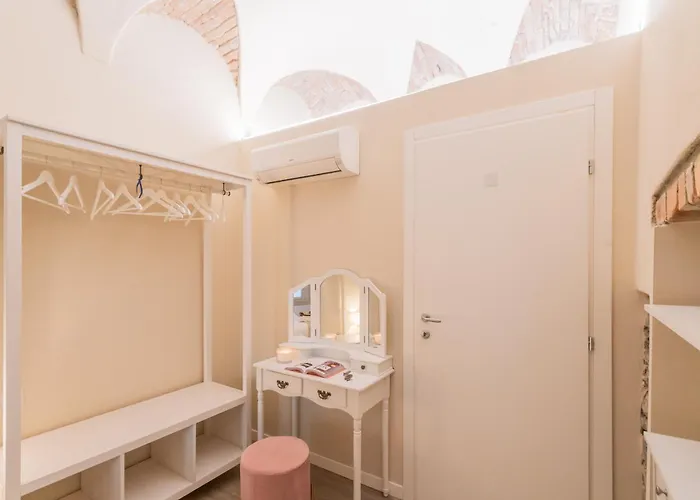 Apartment Romantic Escape City Centre - Jacuzzi Parking