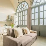 Romantic Escape Centre - Jacuzzi Parking Apartament Como