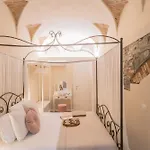Romantic Escape Centre - Jacuzzi Parking Apartament *