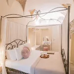 Romantic Escape Centre - Jacuzzi Parking Apartament *
