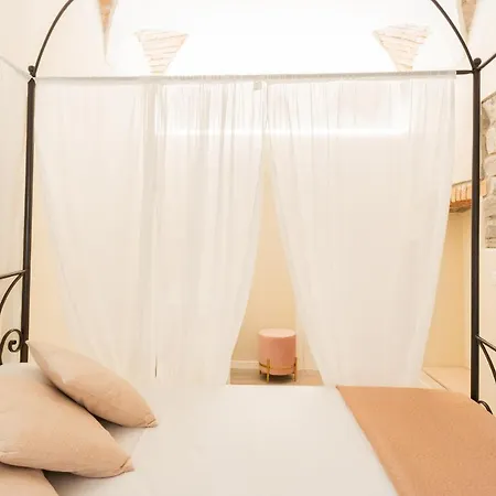 Romantic Escape Centre With Jacuzzi & Parking By Rent