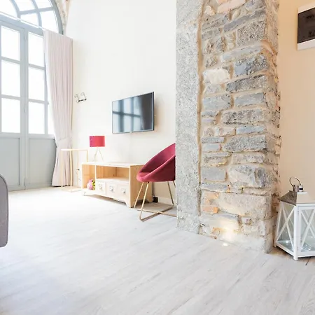 Romantic Escape Centre With Jacuzzi & Parking By Rent *