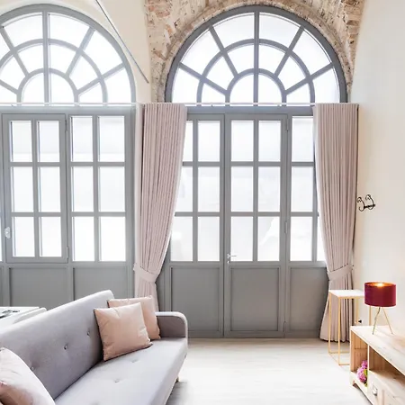 Romantic Escape City Centre With Jacuzzi Par... Apartament