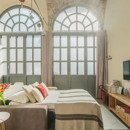 Romantic Escape City Centre With Jacuzzi Par...