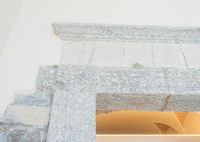 Апартаменты Romantic Escape City Centre - Jacuzzi Parking Комо